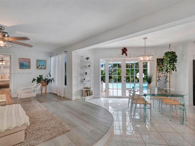 Home for sale at 2700 SW 34th Ave - photo 6110371