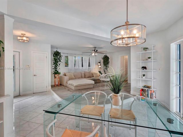 Home for sale at 2700 SW 34th Ave - photo 6110373