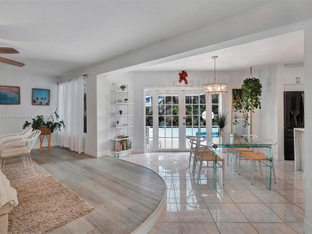 Home for sale at 2700 SW 34th Ave - photo 6110376