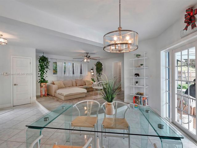 Home for sale at 2700 SW 34th Ave - photo 6110377