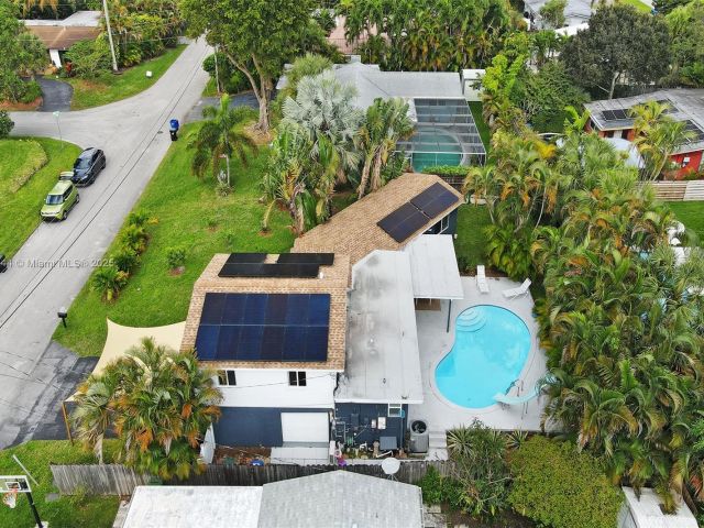 Home for sale at 2700 SW 34th Ave - photo 6110381