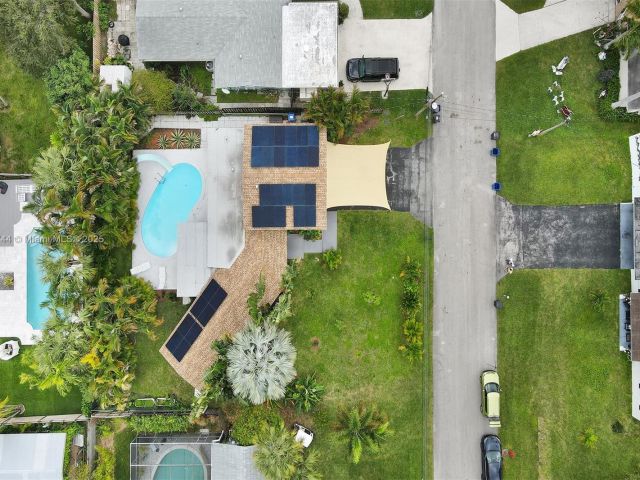 Home for sale at 2700 SW 34th Ave - photo 6110382