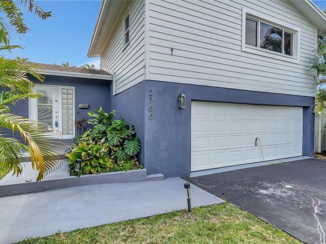 Home for sale at 2700 SW 34th Ave - photo 6110385