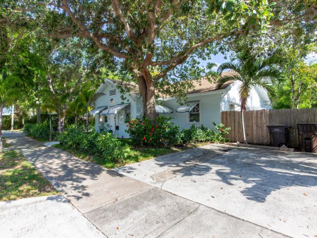 Home for rent at 435 56th Street - photo 6115593