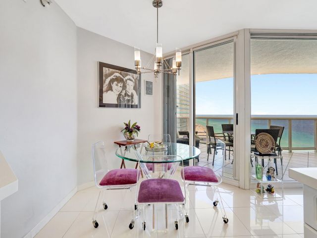 Apartment for sale  Unit #1906 - photo 6118223