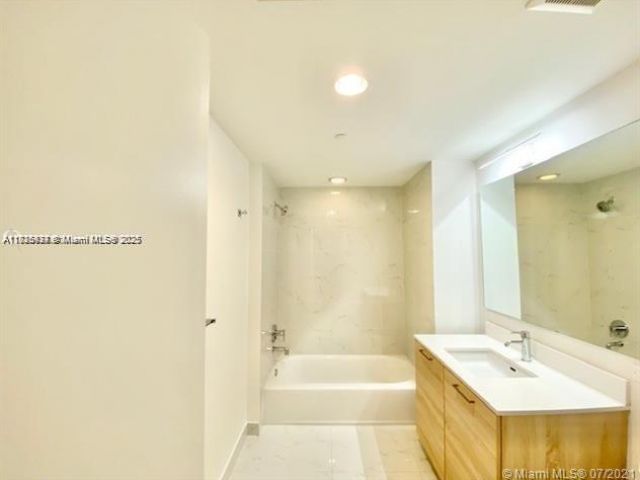 Apartment for sale  Unit #702 - photo 6112340