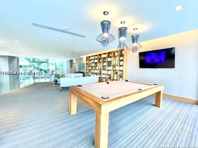 1-bedroom condo for sale in North Miami Beach - 16385 Biscayne Blvd 702 - MondialRealty