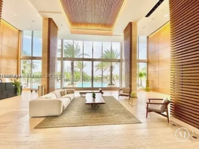 1-bedroom condo for sale in North Miami Beach - 16385 Biscayne Blvd 702 - MondialRealty