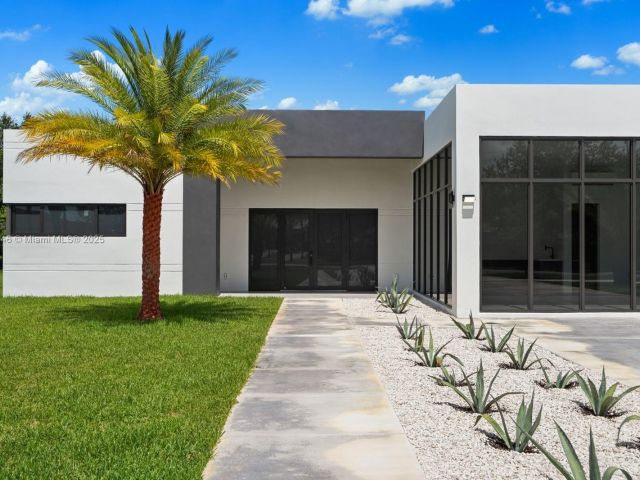 Home for sale at 29705 SW 187th Ave - photo 6111857