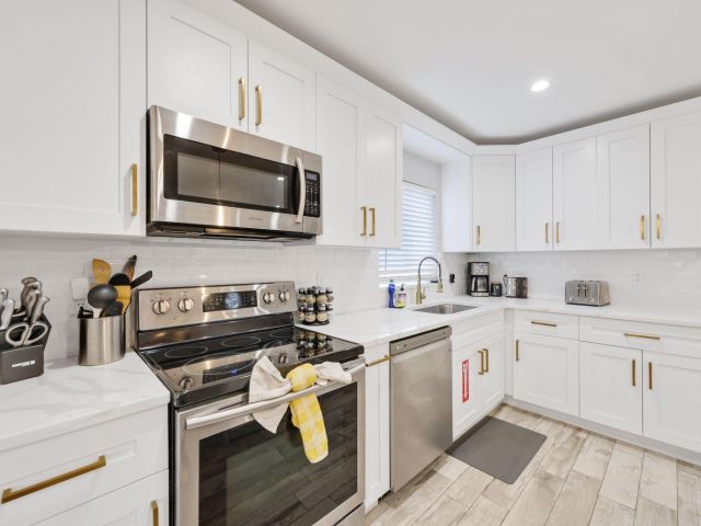 Home for sale at 513 Curlew Road - photo 6150054