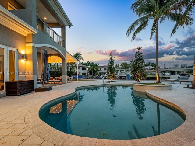 Home for sale at 1260 Harbor Ct - photo 6110958