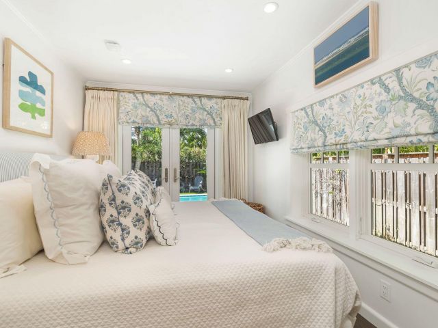 Home for sale at 216 Lakeland Drive - photo 6120060