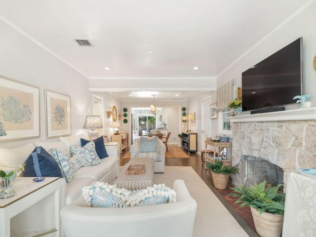 Home for sale at 216 Lakeland Drive - photo 6120067