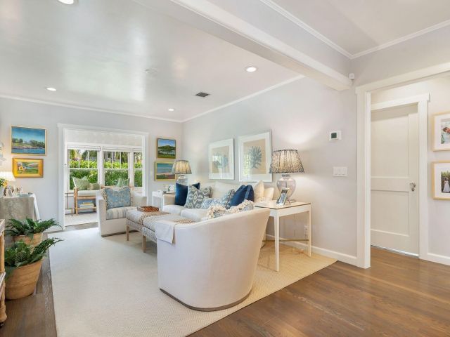 Home for sale at 216 Lakeland Drive - photo 6120069