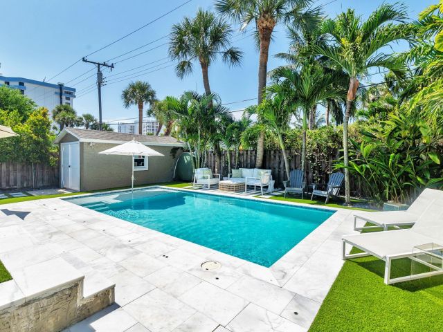 Home for sale at 216 Lakeland Drive - photo 6120074