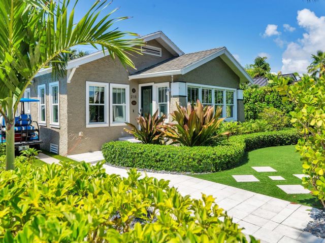 Home for sale at 216 Lakeland Drive - photo 6120076