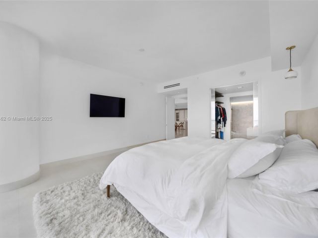 Apartment for rent  Unit #2506 - photo 6119053