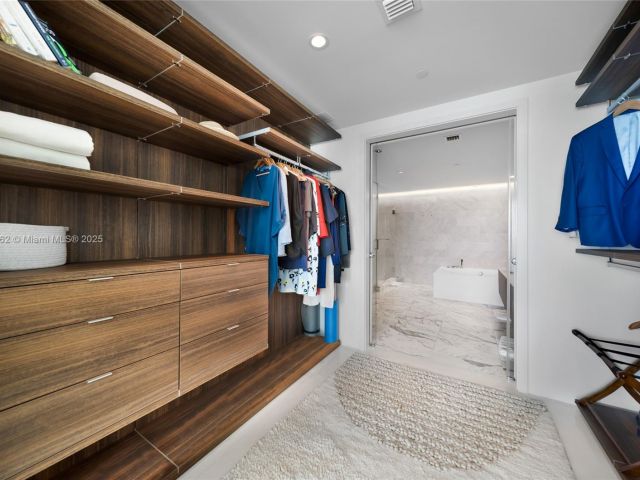 Apartment for rent  Unit #2506 - photo 6119055