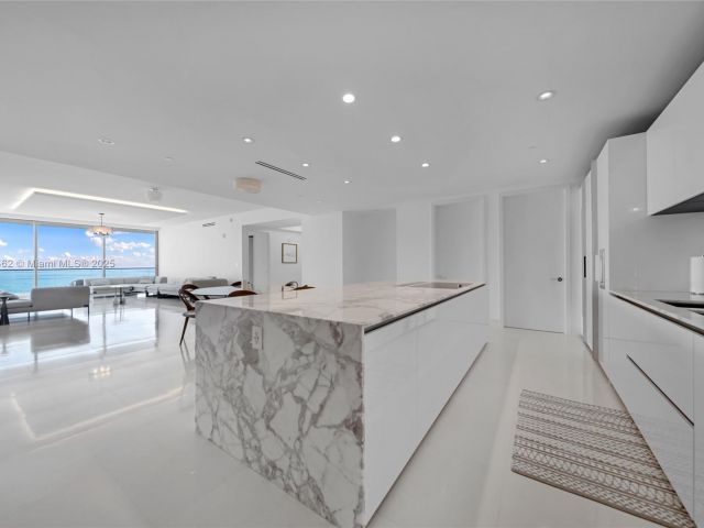 Apartment for rent  Unit #2506 - photo 6119067