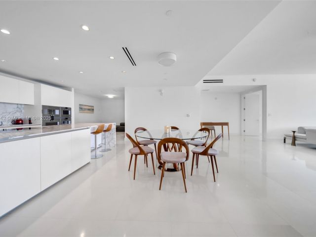 Apartment for rent  Unit #2506 - photo 6119069