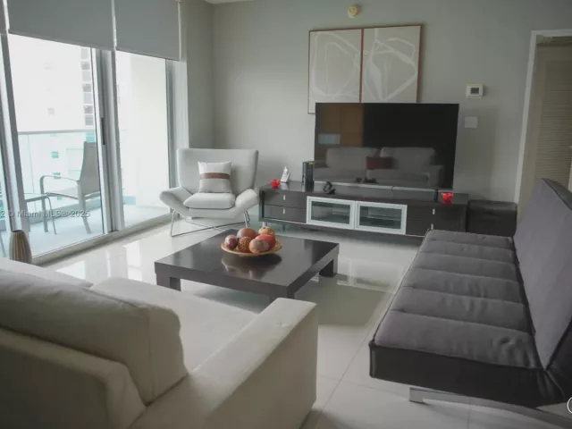 1-bedroom condo for sale in Hollywood - 4001 S Ocean Dr 11A - MondialRealty