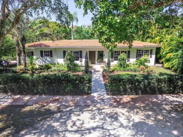 Home for sale at 1551 Delgado Ave - photo 6133565