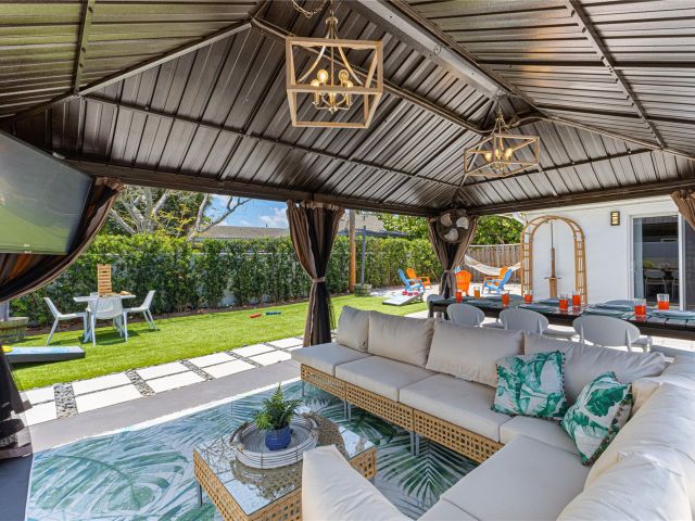 Home for sale at 14 NE 29th St - photo 6137476