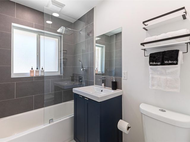 Home for sale at 14 NE 29th St - photo 6137482