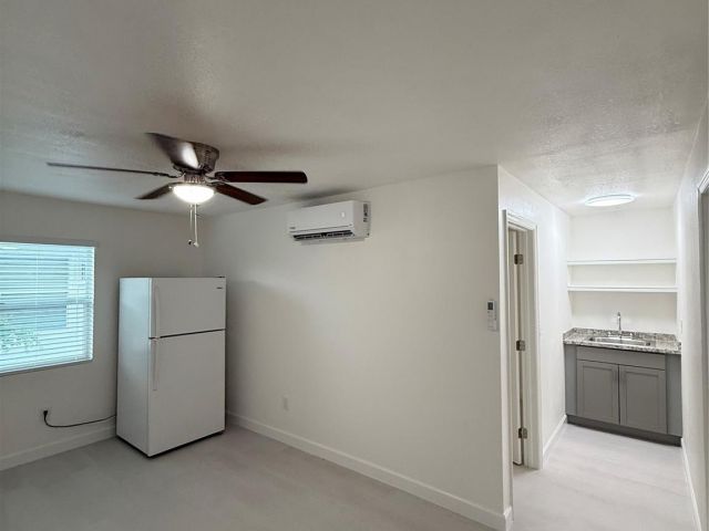 Home for rent at 626 37th St - photo 6135668
