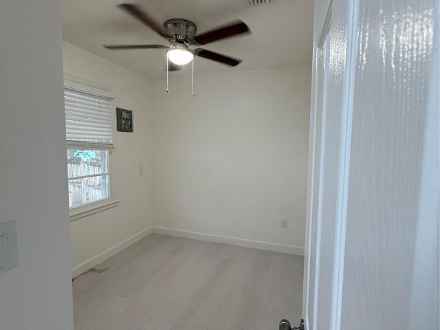 Home for rent at 626 37th St - photo 6135670