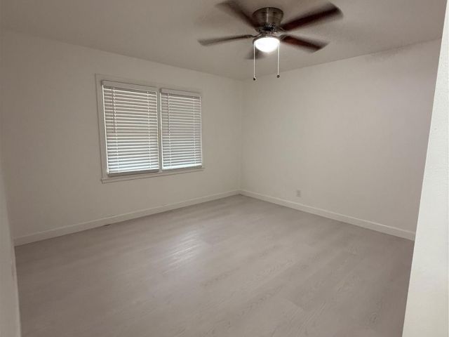 Home for rent at 626 37th St - photo 6135671