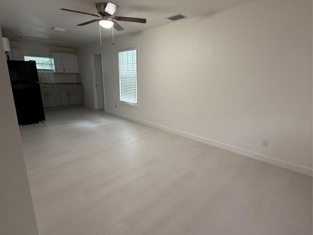 Home for rent at 626 37th St - photo 6135673