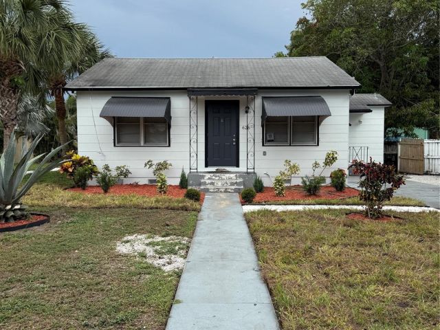 Home for rent at 626 37th St - photo 6135679