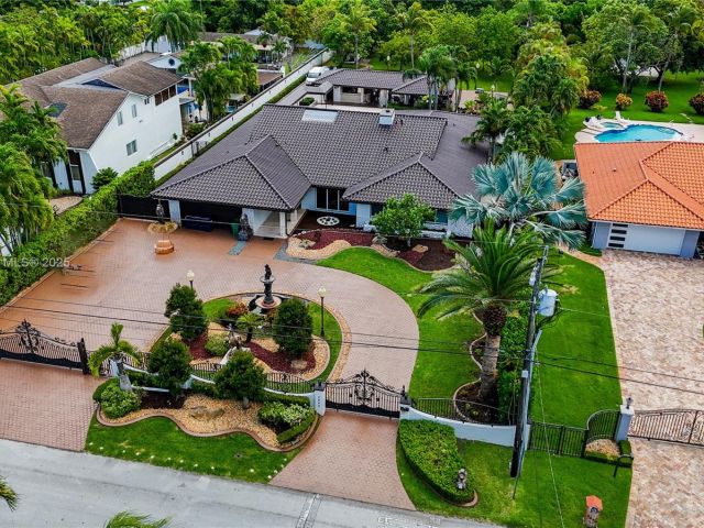 Home for sale at 2840 SW 128th Ave - photo 6152495