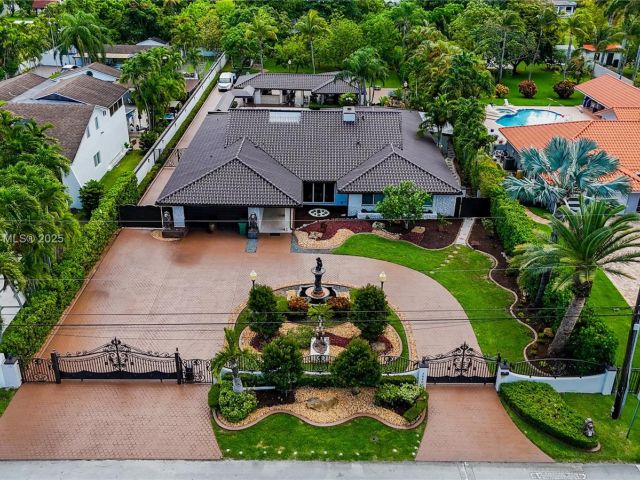 Home for sale at 2840 SW 128th Ave - photo 6152496