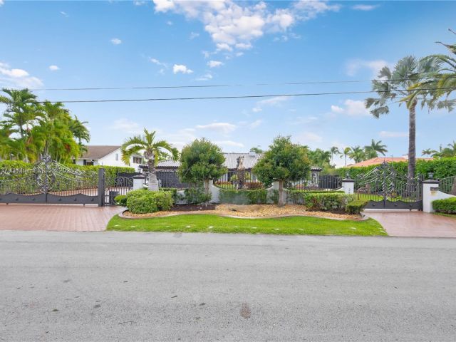 Home for sale at 2840 SW 128th Ave - photo 6152501