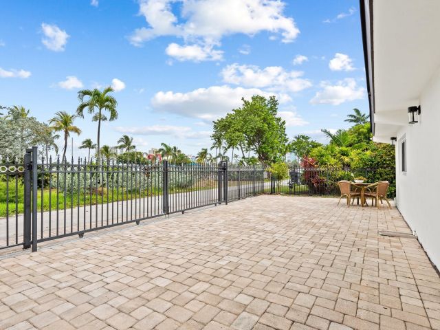 Home for rent at 735 Tyler St - photo 6143556