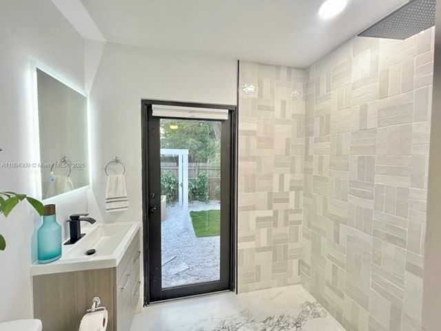 Home for rent at 8280 NE 1st Pl - photo 6132814