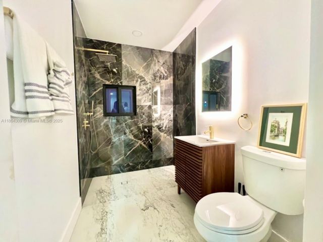 Home for rent at 8280 NE 1st Pl - photo 6132817