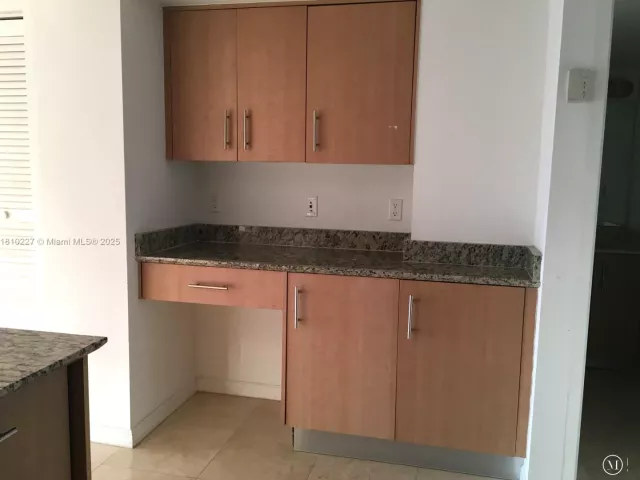 1-bedroom condo for sale in Bal Harbour - 10275 Collins Ave 628 - MondialRealty