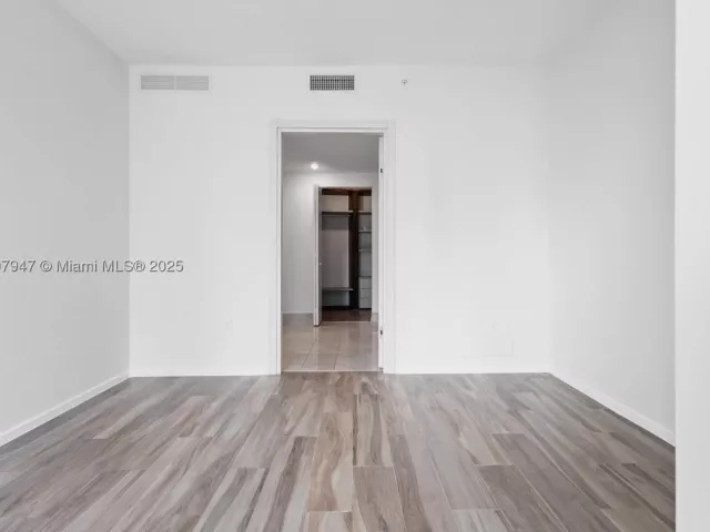 3-bedroom condo for sale in Miami - 801 S Miami Ave 2201 - MondialRealty