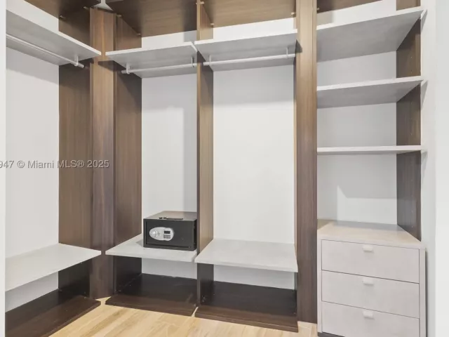 3-bedroom condo for sale in Miami - 801 S Miami Ave 2201 - MondialRealty