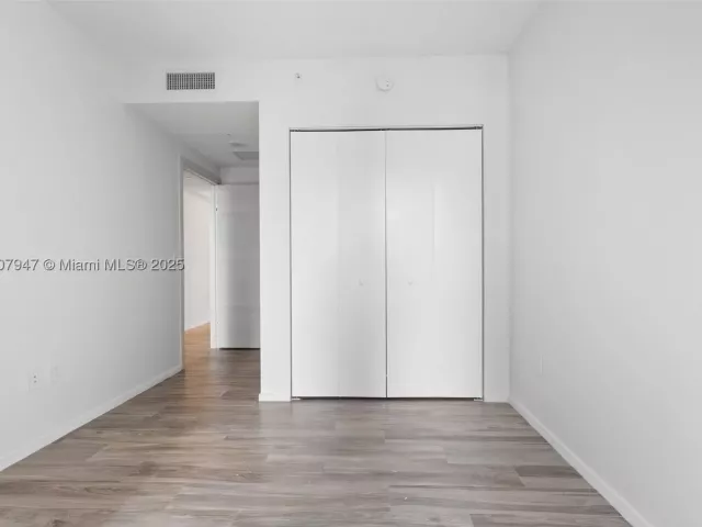 3-bedroom condo for sale in Miami - 801 S Miami Ave 2201 - MondialRealty