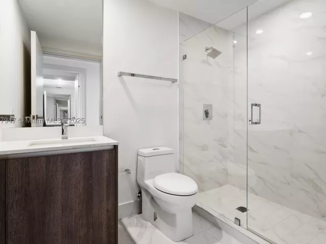 3-bedroom condo for sale in Miami - 801 S Miami Ave 2201 - MondialRealty