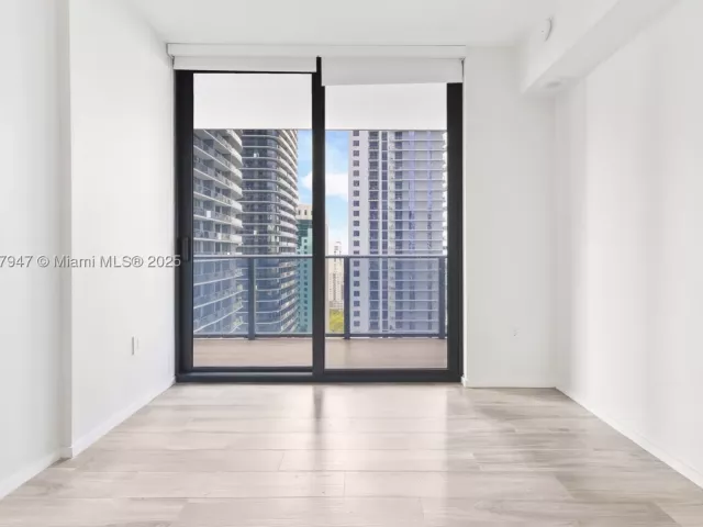 3-bedroom condo for sale in Miami - 801 S Miami Ave 2201 - MondialRealty