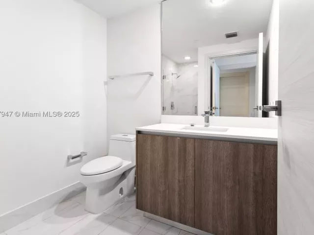 3-bedroom condo for sale in Miami - 801 S Miami Ave 2201 - MondialRealty