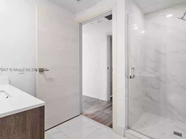 3-bedroom condo for sale in Miami - 801 S Miami Ave 2201 - MondialRealty