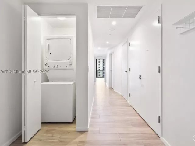 3-bedroom condo for sale in Miami - 801 S Miami Ave 2201 - MondialRealty