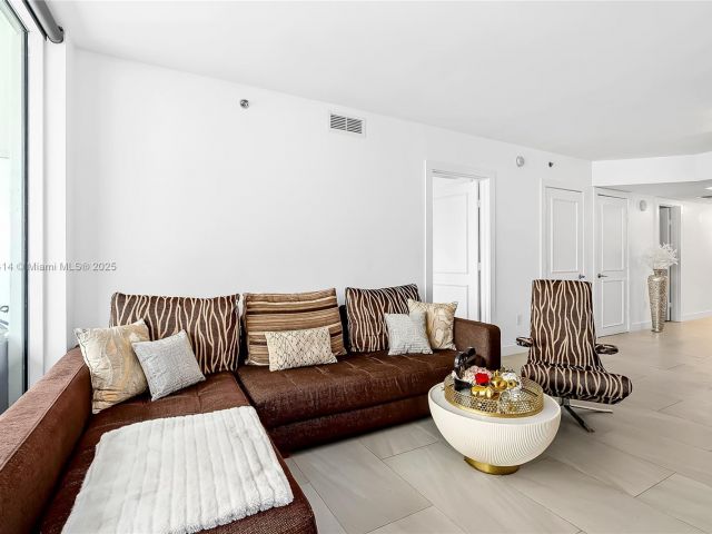 Apartment for sale  Unit #2208 - photo 6121347