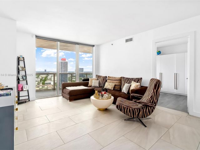 Apartment for sale  Unit #2208 - photo 6121349